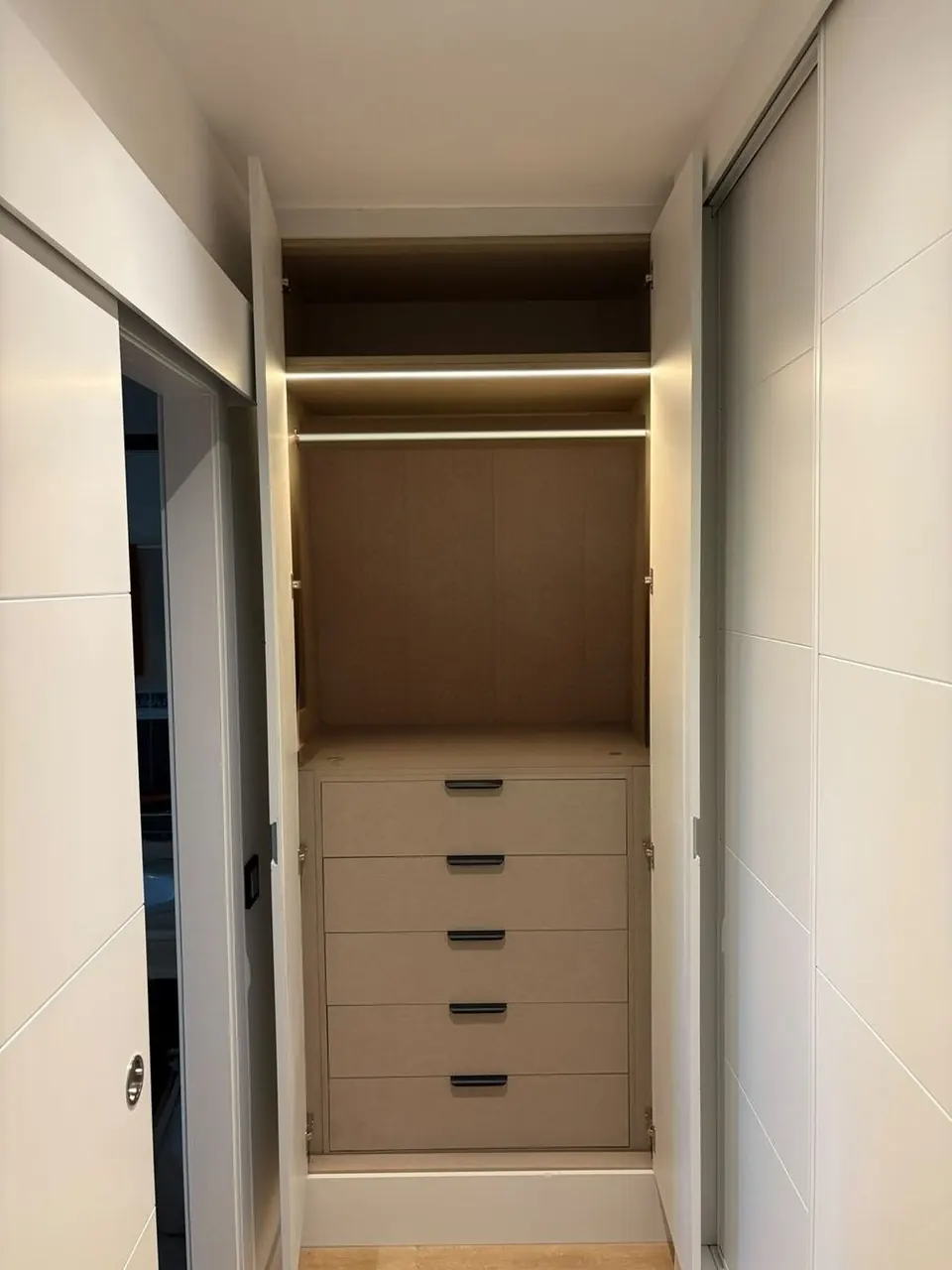Corredera con cajonera